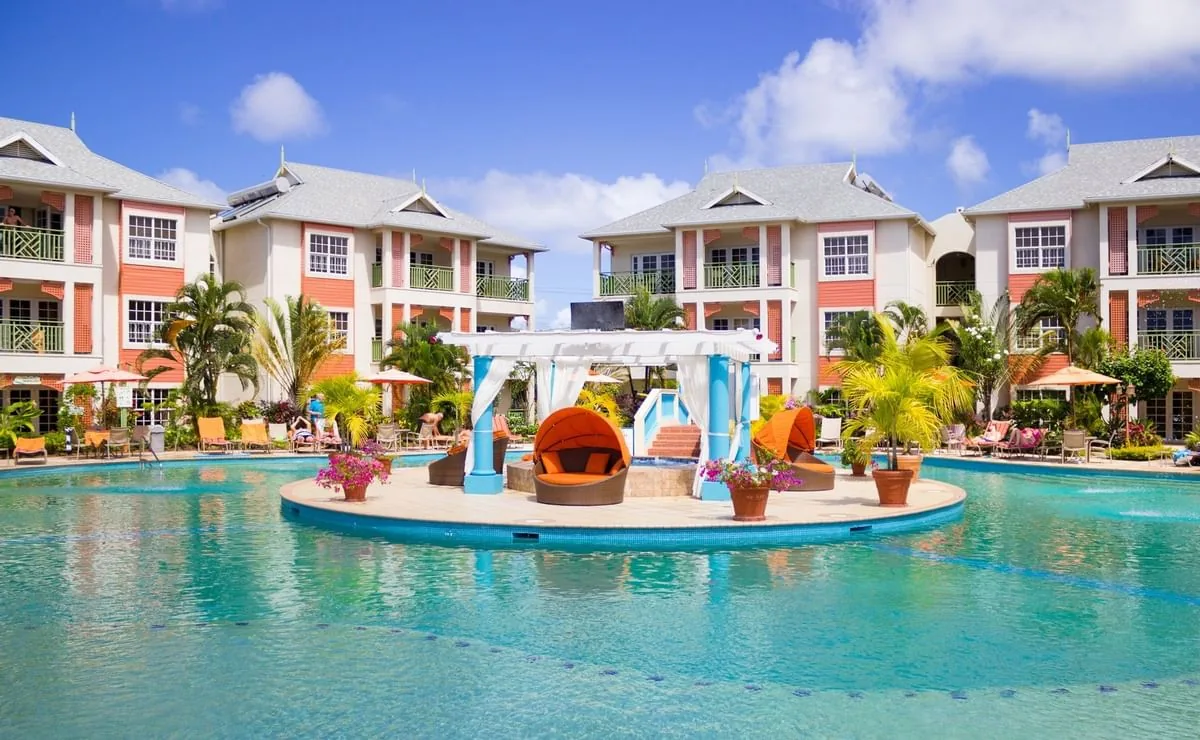 Bay Gardens Beach Resort and Spa 2